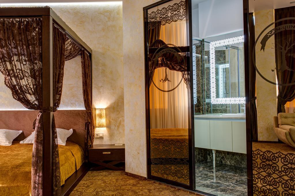Khan-Chinar Hotel Dněpropetrovsk Exteriér fotografie