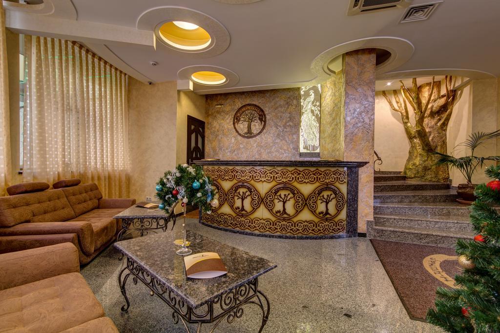 Khan-Chinar Hotel Dněpropetrovsk Exteriér fotografie